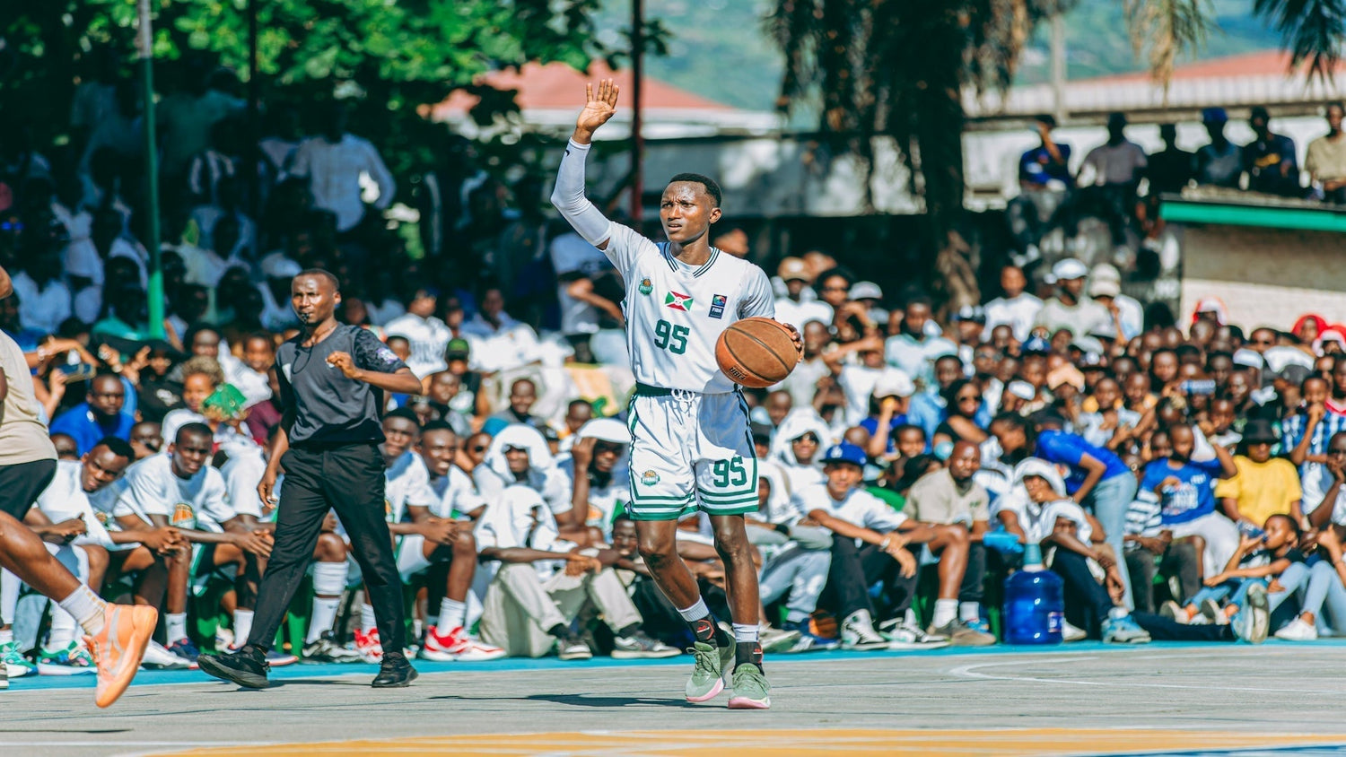 Point Guard Position in Basketball: Role, Responsibilities & Elite Examples