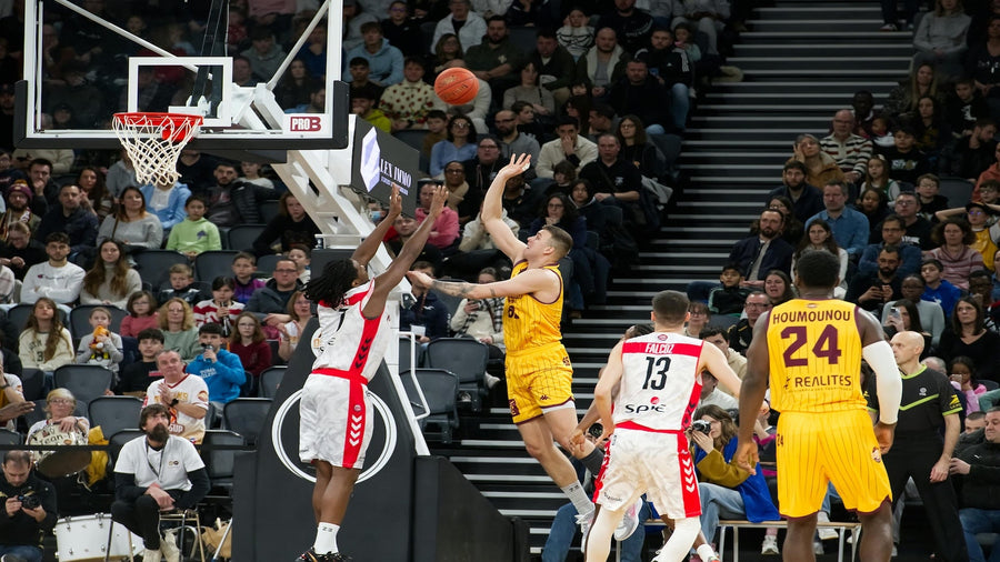 Power Forward Position in Basketball: Role, Responsibilities & Elite E
