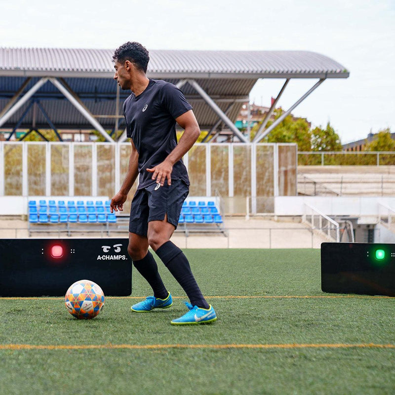 Soccer player using the RebounderGo Bundle during a training session 